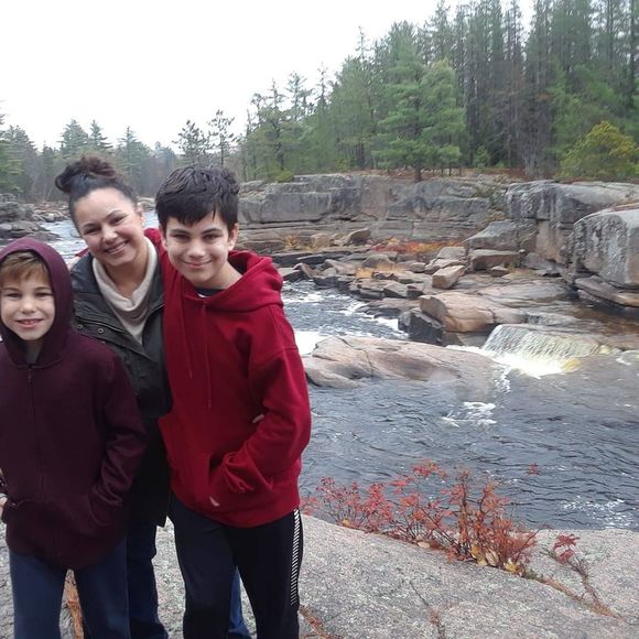 Meet your Posher, Lise - Picture 1 of 1